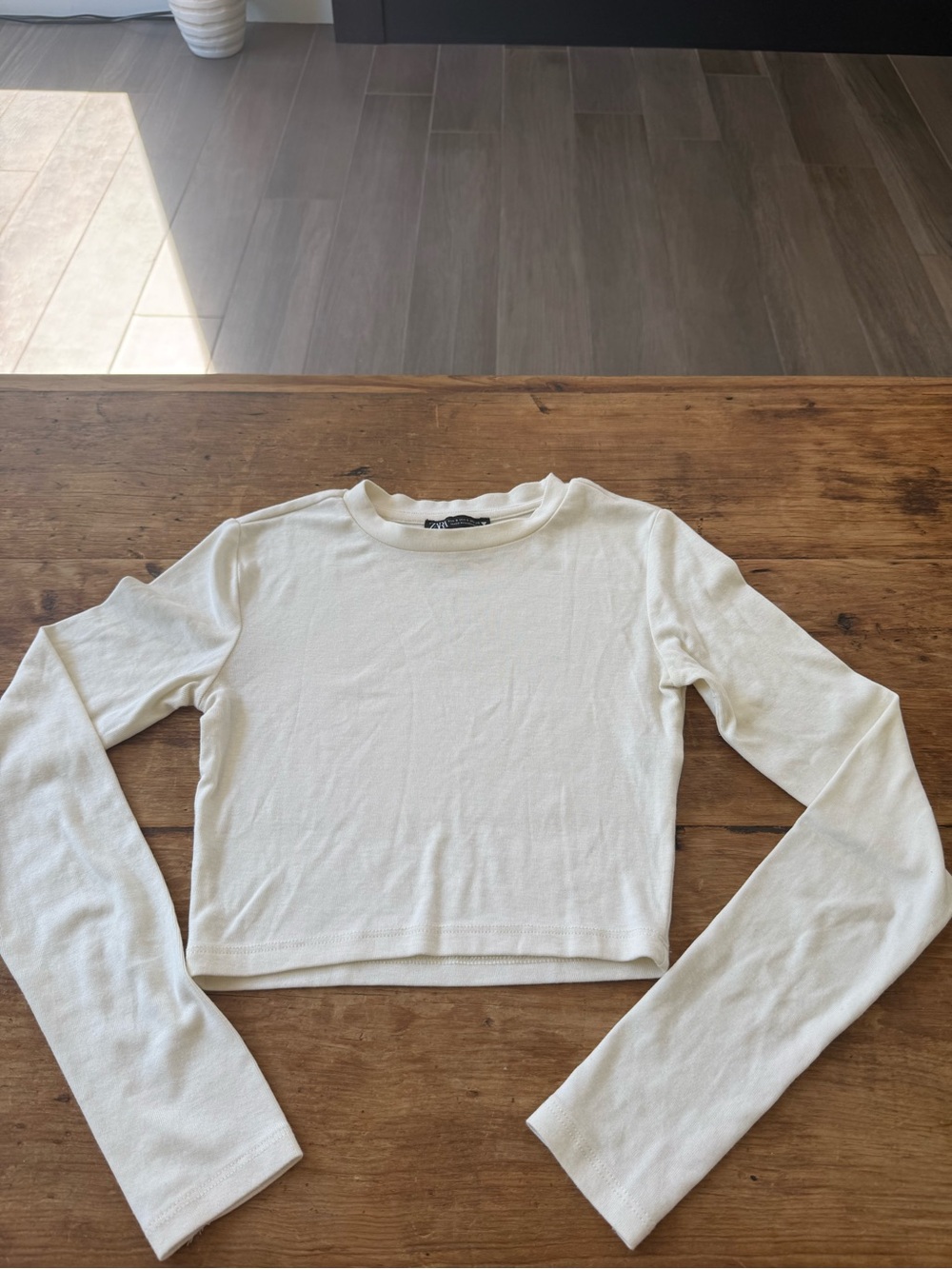 Zara long sleeve shirt slightly cropped